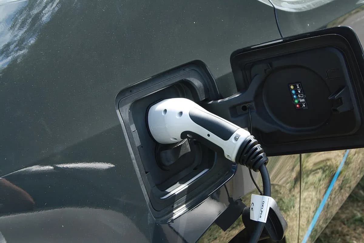 Владельцы электромобилей в Беларуси заплатят налог: извещения придут в 2027 году